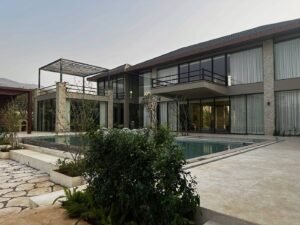 Holiday home in Alibaug with pool and gardens
