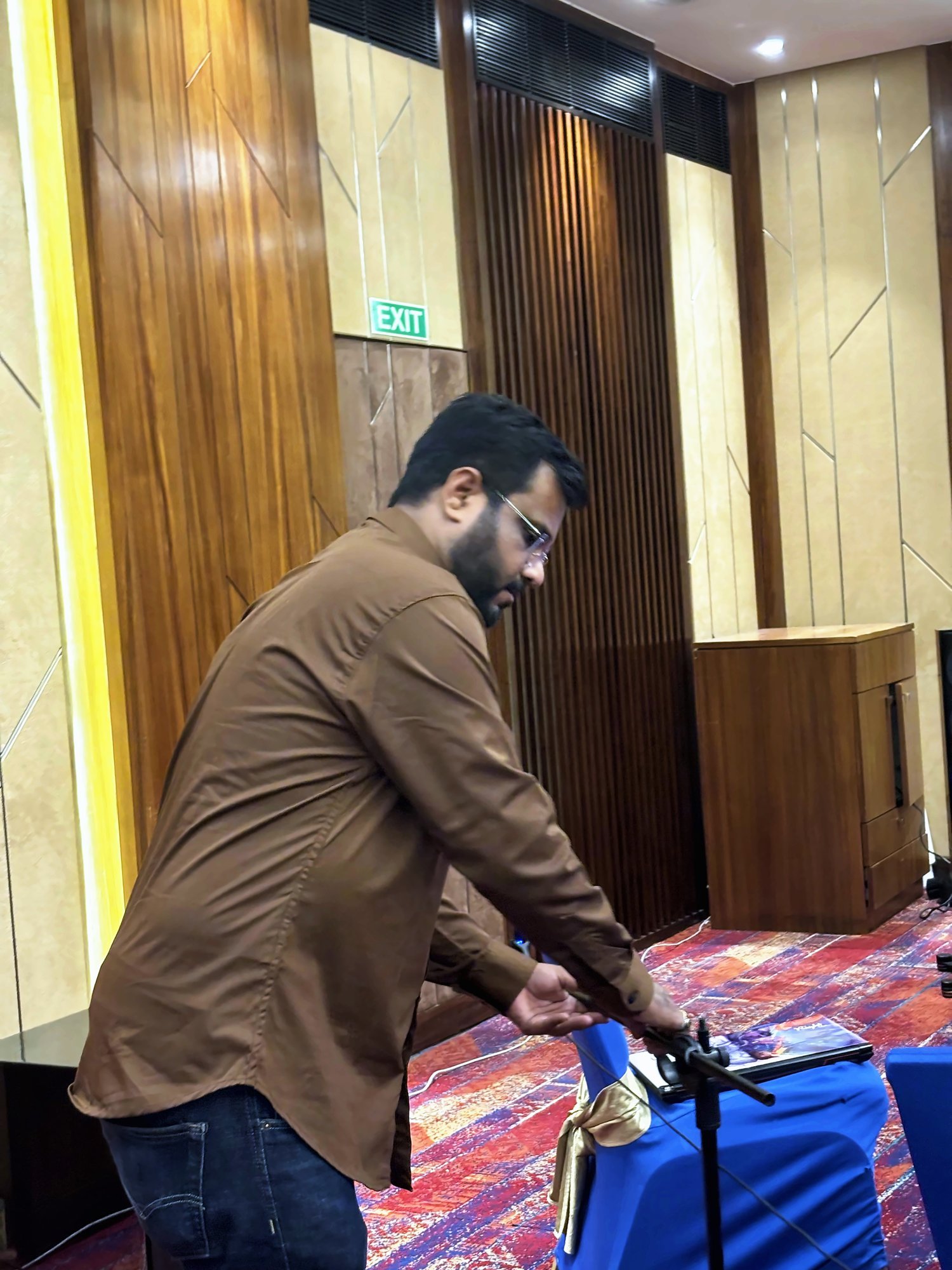 Measurement microphone being set up at a training session